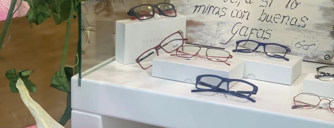 decoracion-escaparate-federopticos-quintanar-el-porton-de-criptana-5